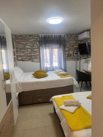 Apartments Eni & Dani Πούλα Εξωτερικό φωτογραφία